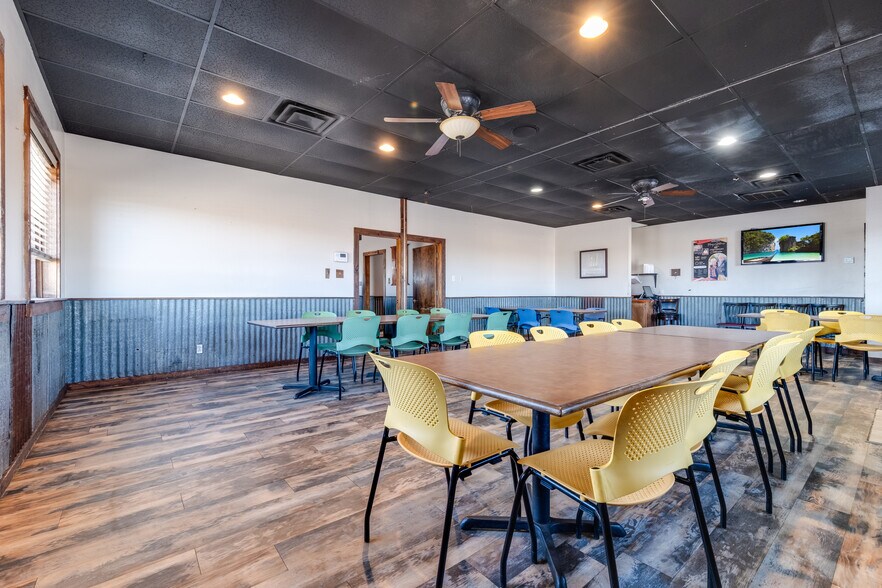 More Photos Of 7789 US-83, Wheeler General Retail For Sale