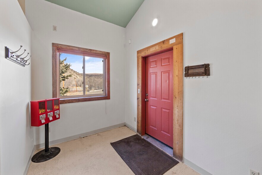 More Photos Of 606 W Byers Ave, Hot Sulphur Springs Flex For Sale