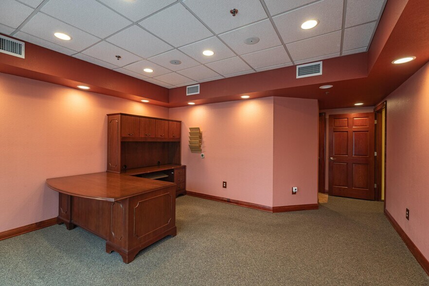 More Photos Of 301-317 4th St S, La Crosse Office For Lease