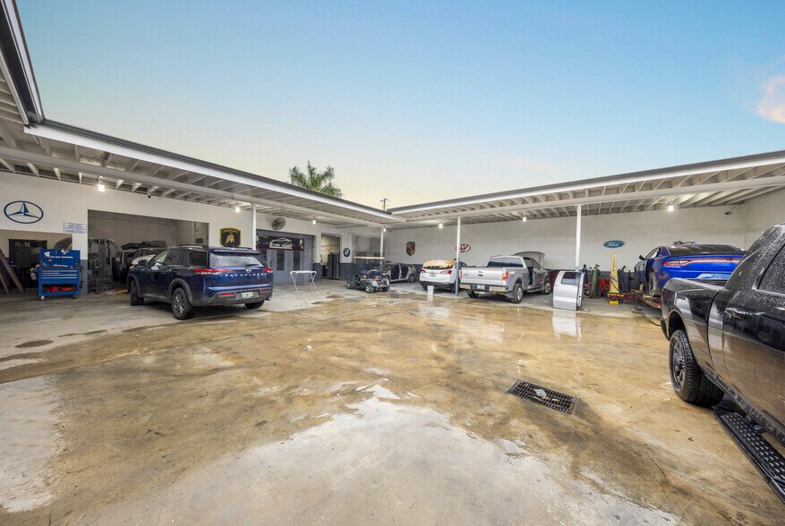 More Photos Of 1025 E 45th St, Hialeah Auto Salvage Facility For Sale