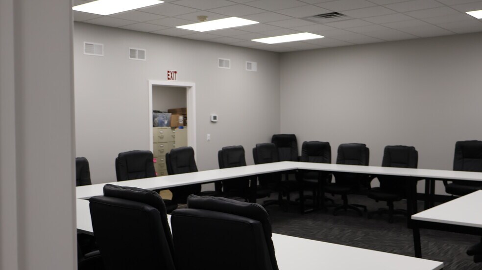 More Photos Of 6330-6332 Flank Dr, Harrisburg Flex For Lease