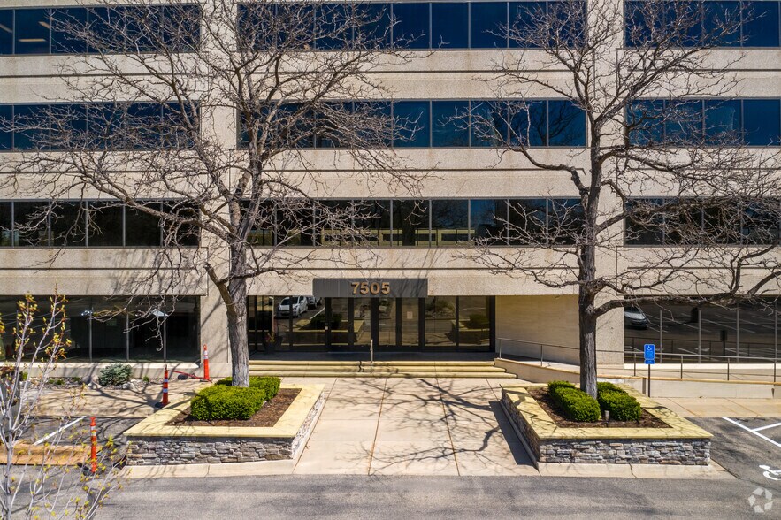 More Photos Of 7505 Metro Blvd, Edina Office For Lease