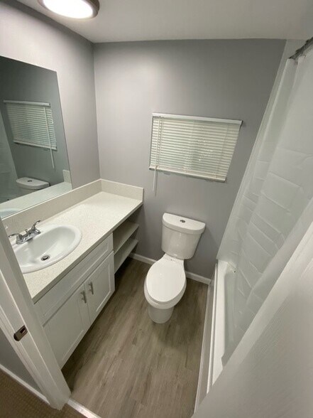 More Photos Of 5553 Willows Rd, Alpine Manufactured Housing Mobile Home Park For Sale