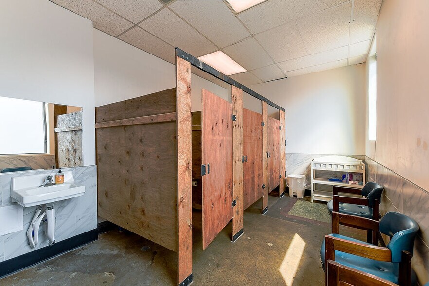 More Photos Of 424 S Main St, Troy Bank For Sale