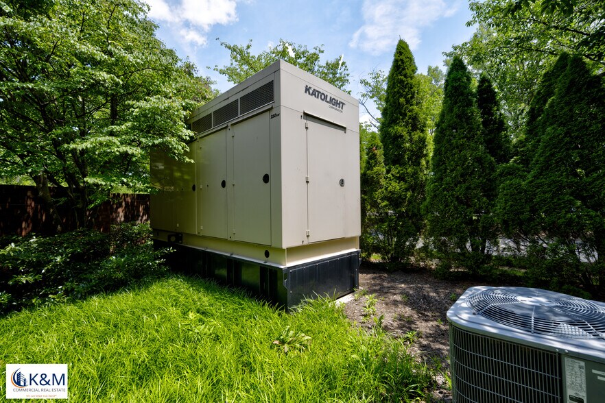 More Photos Of 14100 Park Meadow Dr, Chantilly Medical For Lease