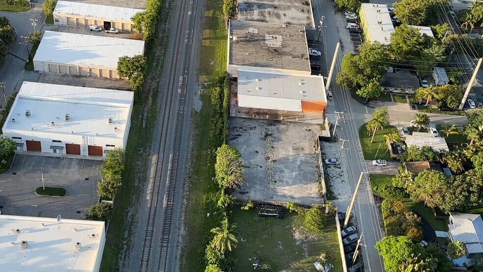Primary Photo Of 1636 NE 12th Ter, Fort Lauderdale Manufacturing For Lease