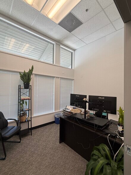 More Photos Of 850 Hampshire Rd, Westlake Village Office For Lease