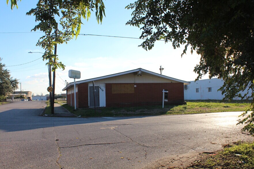 Primary Photo Of 6626 Capitol St, Houston General Retail For Sale