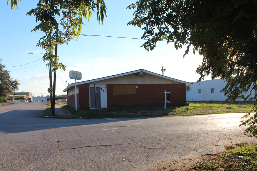 Primary Photo Of 6626 Capitol St, Houston Restaurant For Sale