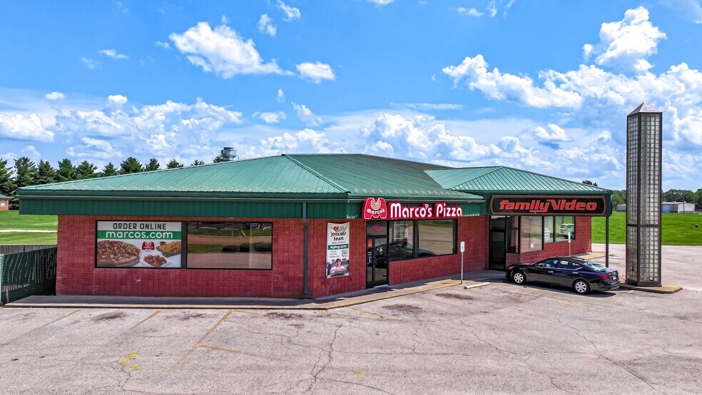 More Photos Of 1838 Central Plaza Dr, Belleville Restaurant For Lease