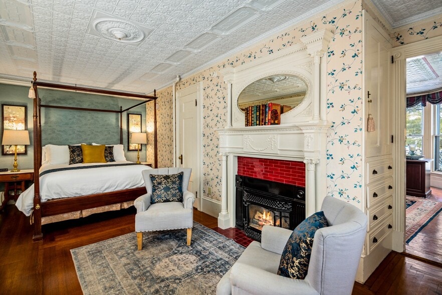 More Photos Of 82 Elm St, Camden Hospitality For Sale