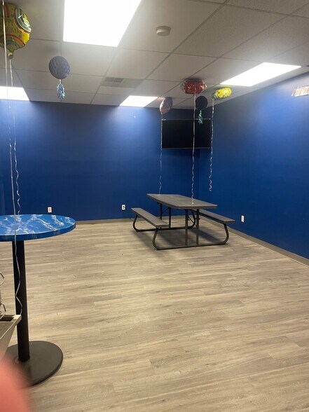 More Photos Of 401 N Limit St, Lincoln Freestanding For Sale