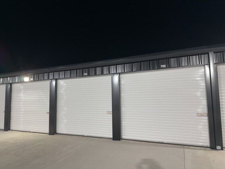 More Photos Of 1308 Adair Ct SW, Cedar Rapids Self Storage For Sale
