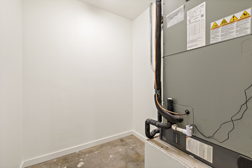 More Photos Of 301-303 Elliott St, Taylor Office For Lease