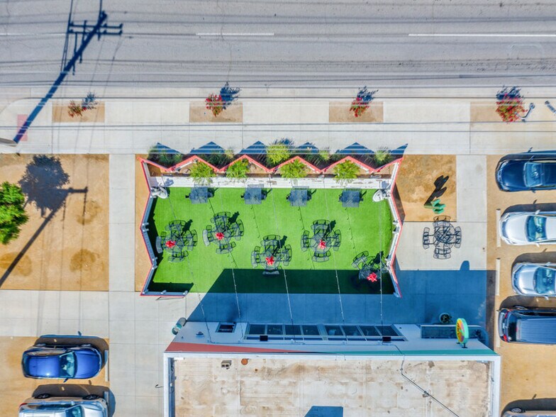 More Photos Of 916 NW 6th St, Oklahoma City Storefront Retail Office For Sale