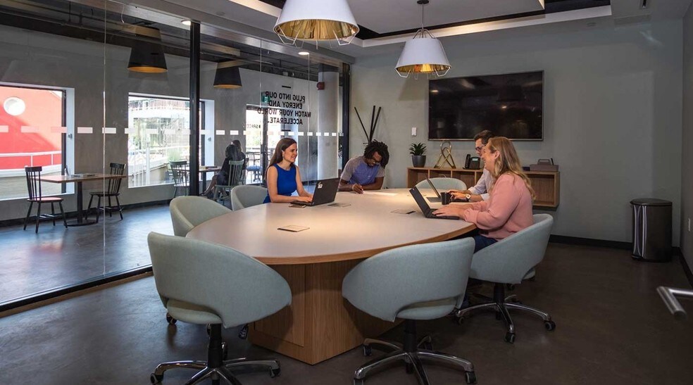 More Photos Of 99 Yorkville Ave, Toronto Coworking Space