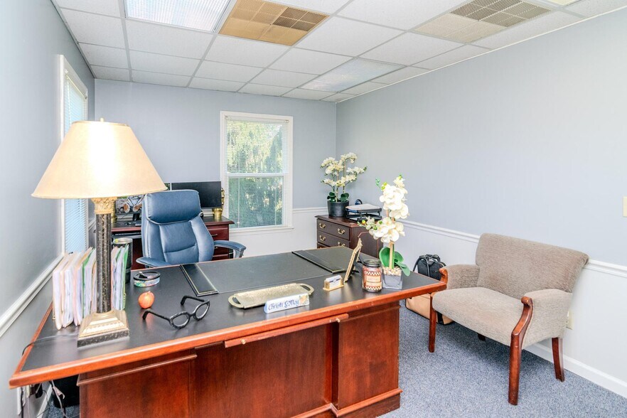 More Photos Of 100-102 Consumer Ln, Frankfort Office For Sale