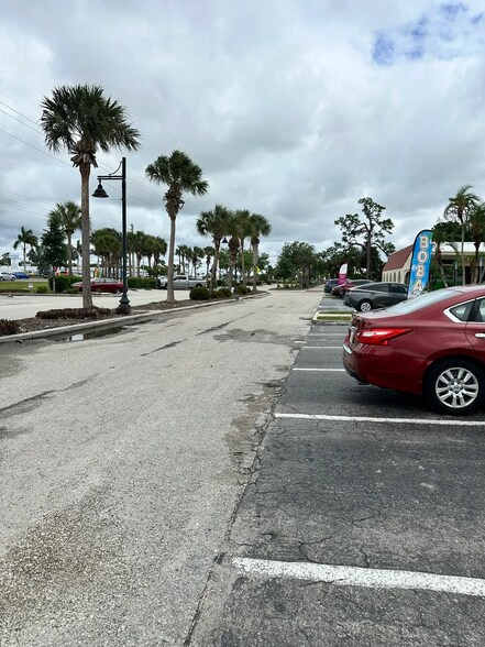 More Photos Of 2811 Tamiami Trl, Port Charlotte Storefront Retail Office For Lease