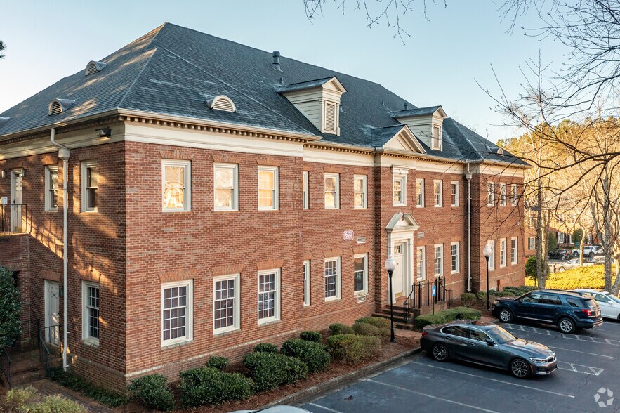 More Photos Of 600 Village Trace NE, Marietta Loft Creative Space For Lease