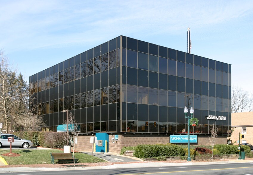 More Photos Of 374 Maple Ave E, Vienna Office For Lease