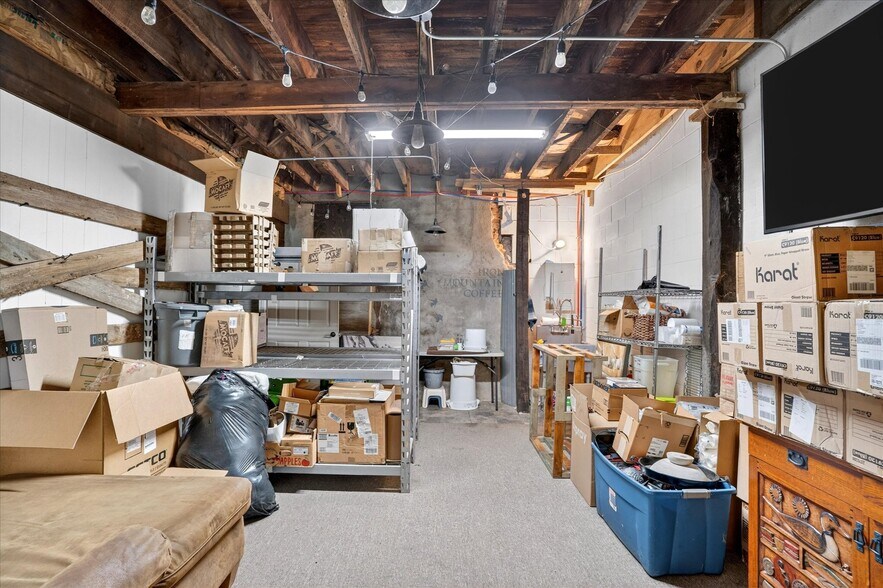 More Photos Of 33 W Olive St, Aurora General Retail For Sale