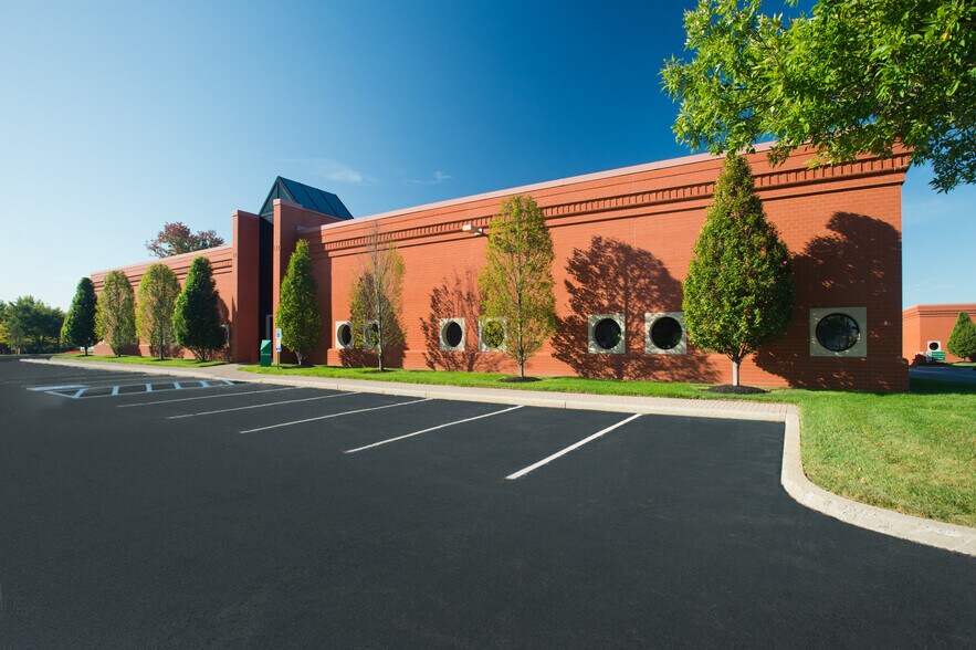 More Photos Of 225 Raritan Center Pky, Edison Unknown For Lease