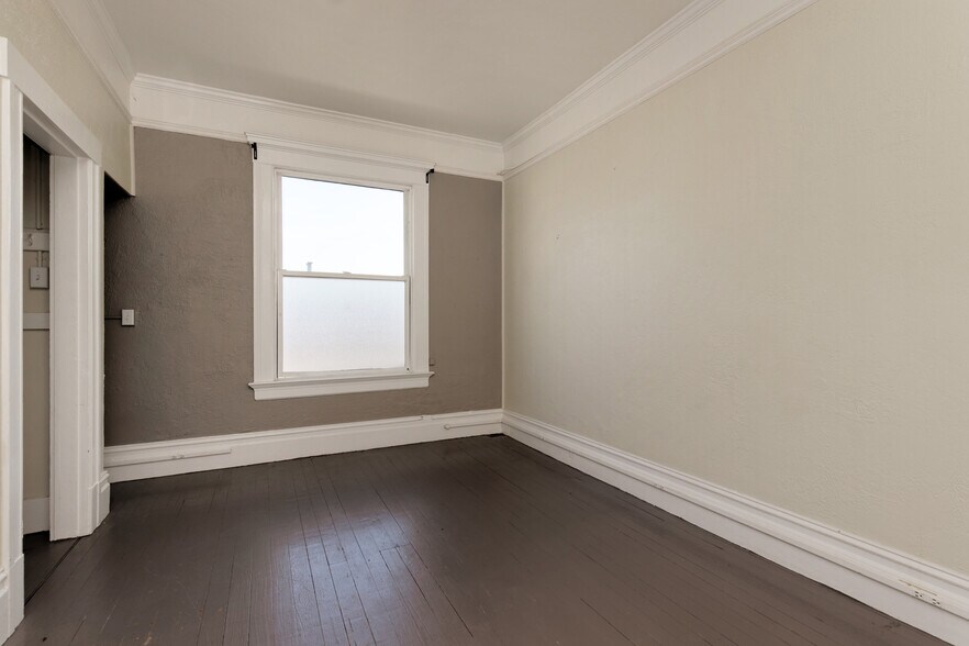 More Photos Of 1659-1665 Haight St, San Francisco Hotel For Lease