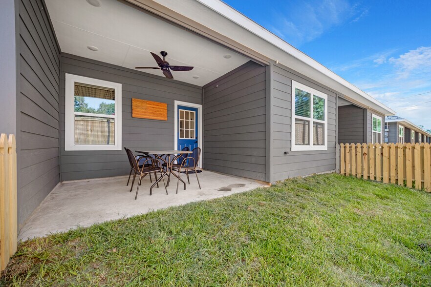 More Photos Of 10317 Lake Rd, Houston Apartments For Sale