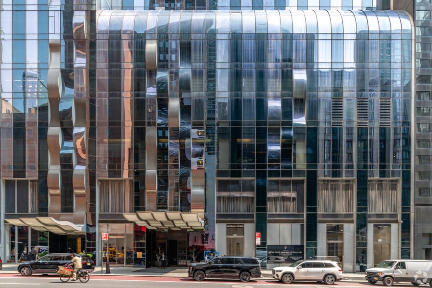 More Photos Of 157 W 57th St, New York Hotel For Lease