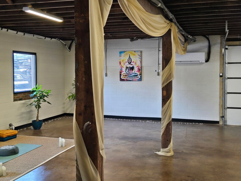 More Photos Of 1 E Woodrow Ave, Belmont Storefront Retail Office For Lease