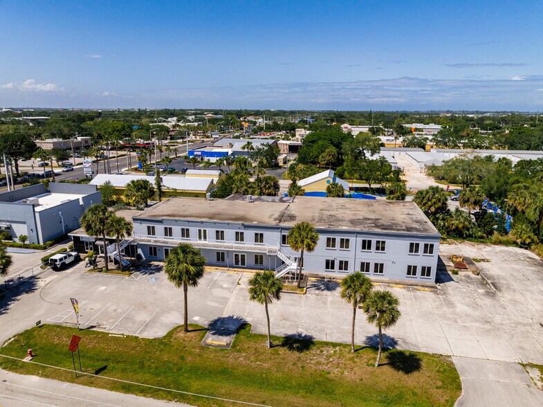 Primary Photo Of 760-790 15th Pl, Vero Beach Light Manufacturing For Sale