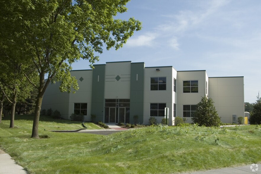 Primary Photo Of 3682 Prairie Lake Ct, Aurora Flex For Lease