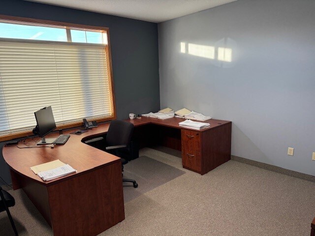 More Photos Of 7955 Stone Creek Dr, Chanhassen Office For Sale