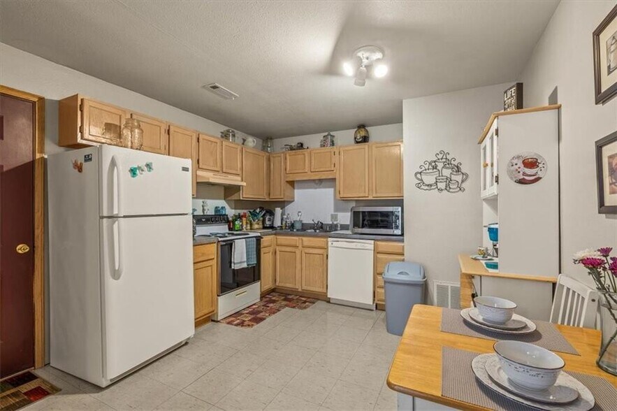 More Photos Of 15 Pivot Rock Rd, Eureka Springs Apartments For Sale