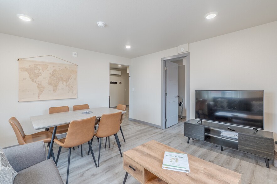 More Photos Of 632 Mount Rushmore Rd, Custer Specialty For Sale