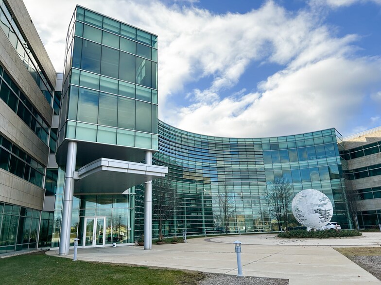 More Photos Of 9900 W Innovation Dr, Wauwatosa Office For Lease