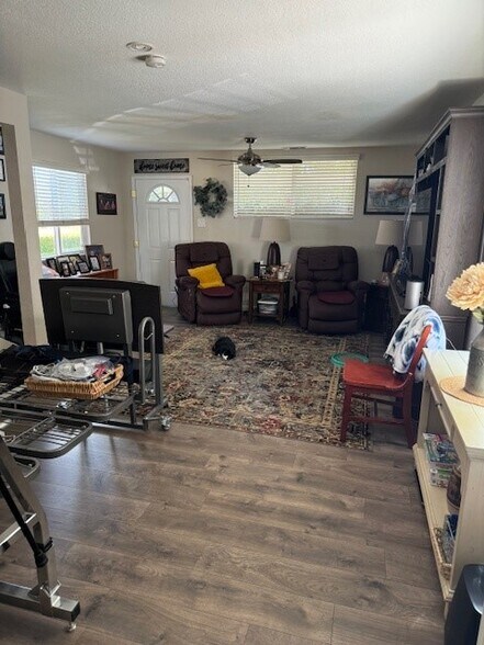 More Photos Of 6890 S Watt Ave, Sacramento Contractor Storage Yard For Sale