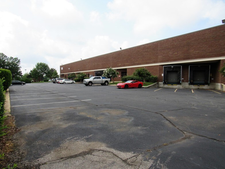More Photos Of 822 James Record Rd, Huntsville Warehouse For Lease
