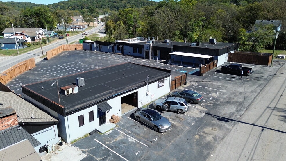 More Photos Of 2301 Crutchfield St, Chattanooga General Retail For Sale
