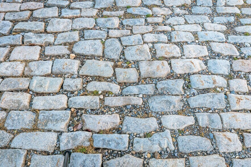 More Photos Of 12 Middlebrook Ave, Staunton Restaurant For Lease