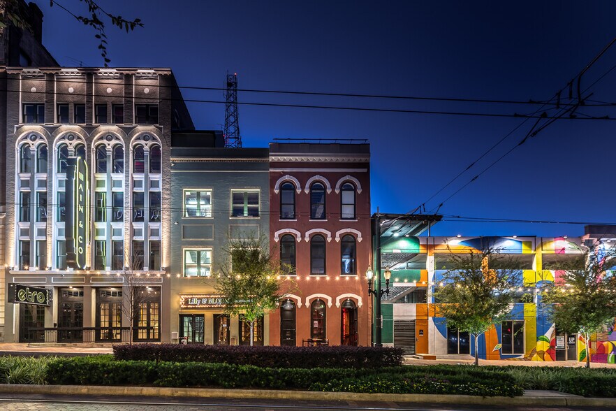 Primary Photo Of 110 Main St, Houston General Retail For Lease
