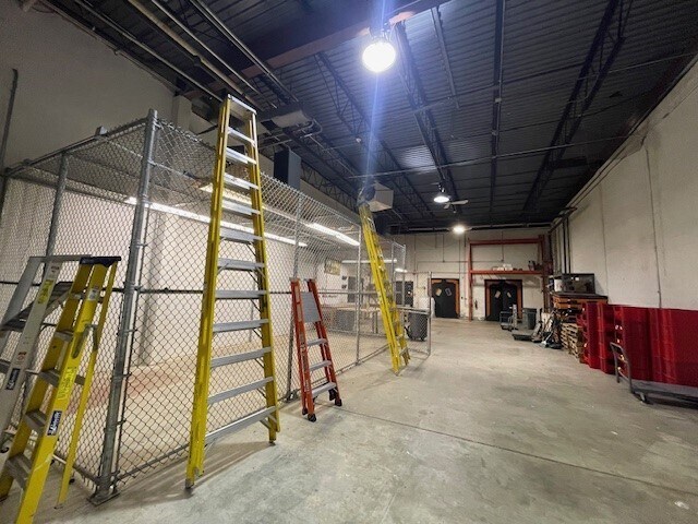 More Photos Of 95 Amity Rd, New Haven Storefront Retail Office For Sale