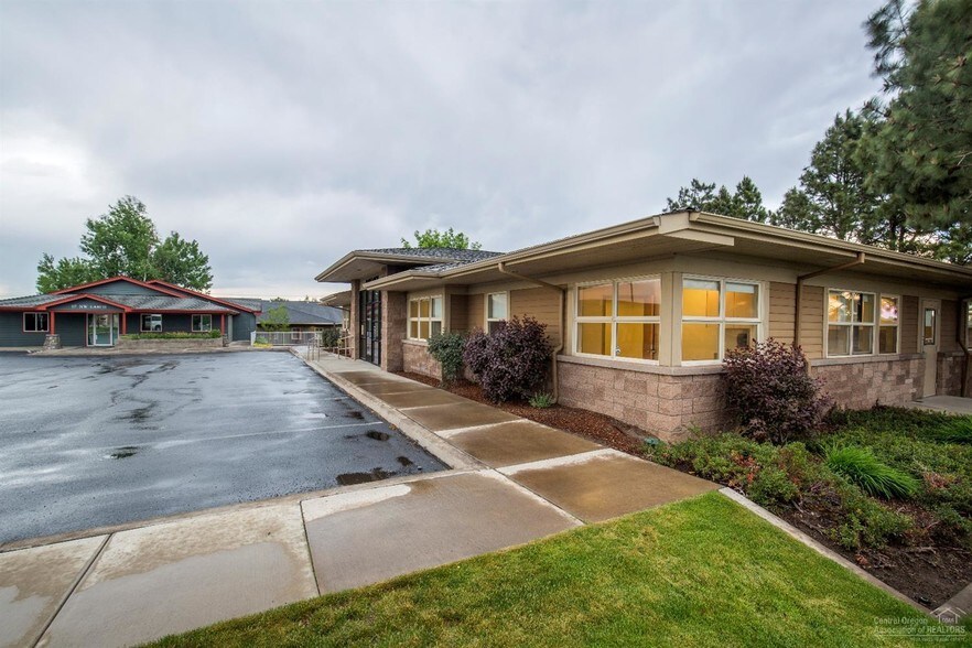 More Photos Of 111 NW Larch Ave, Redmond Office For Sale