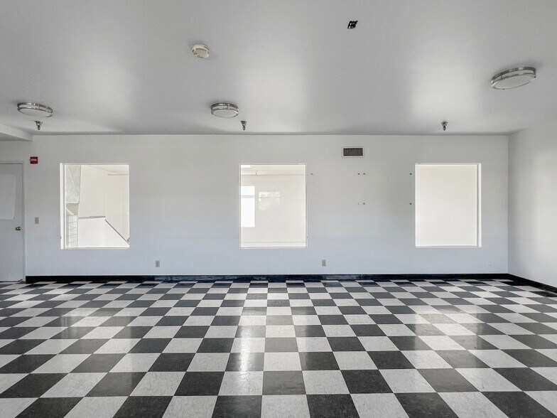More Photos Of 1450-1470 W 9th St, Upland Loft Creative Space For Lease