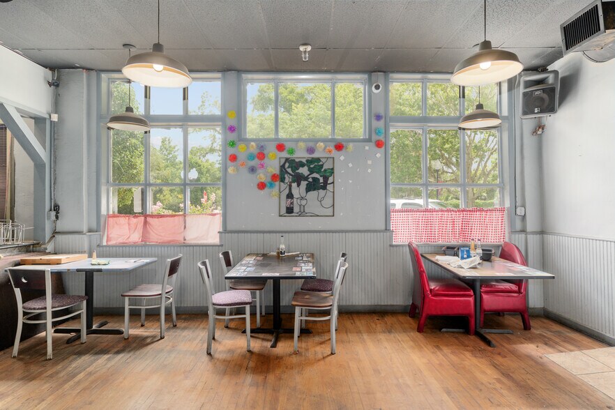 More Photos Of 14960 Main St, Alachua Restaurant For Lease
