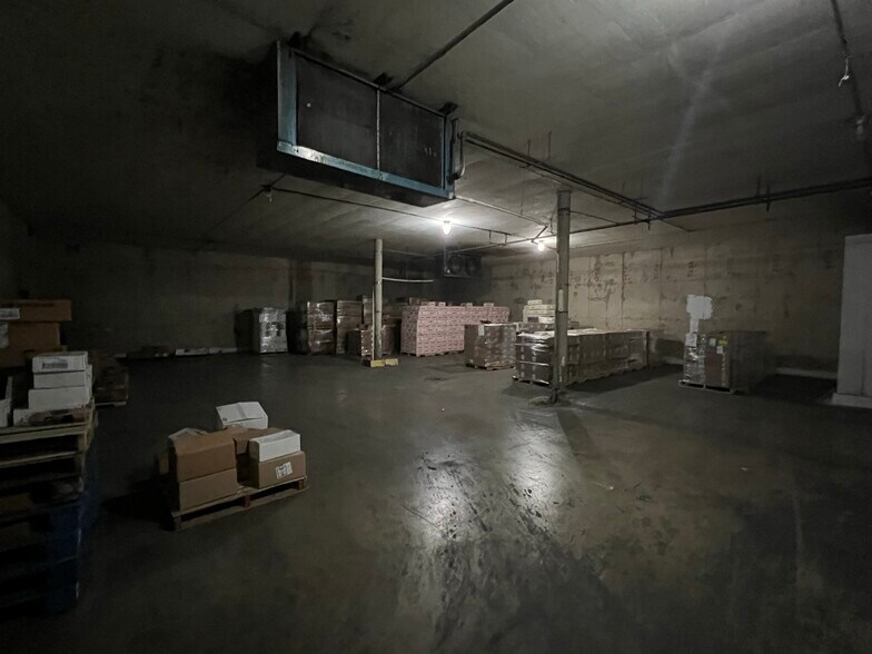More Photos Of 4744 Singleton Station Rd, Louisville Distribution For Lease