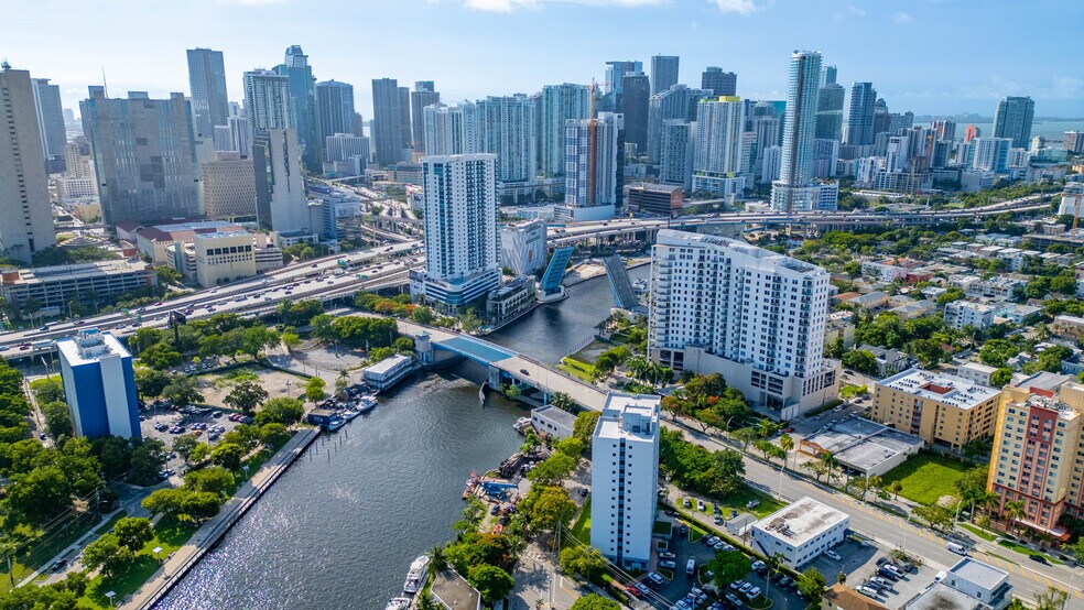 More Photos Of 529 W Flagler St, Miami Office For Lease