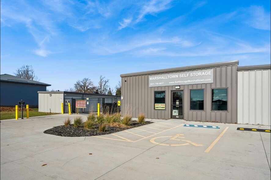 More Photos Of 1101 Lincoln way, Marshalltown General Retail For Sale