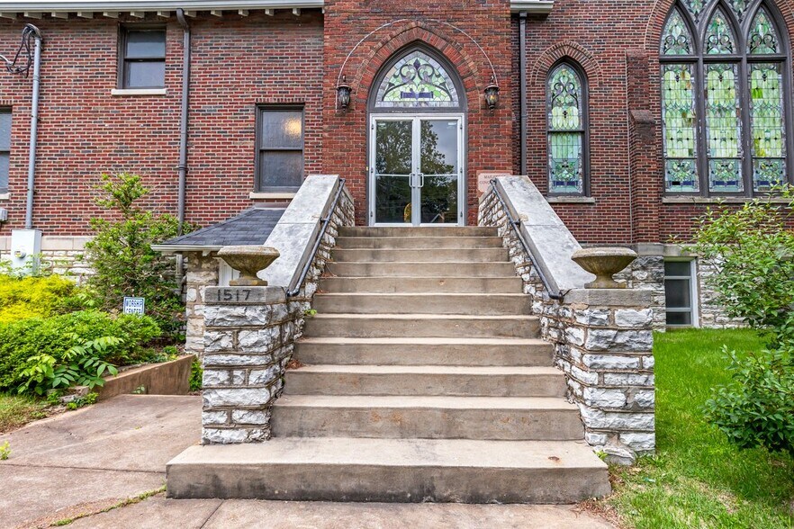 More Photos Of 1517 McCausland Ave, Saint Louis Specialty For Sale