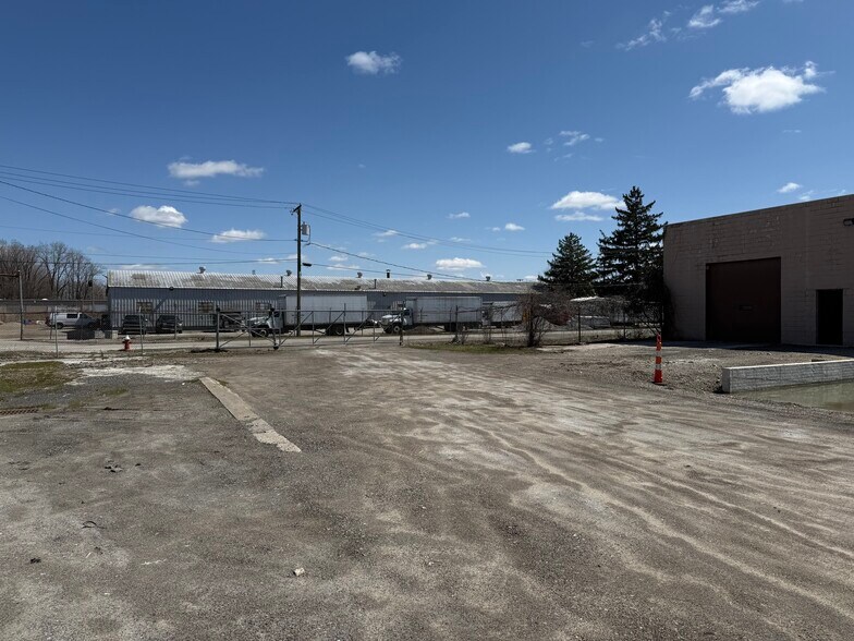 More Photos Of 3106 South Ave, Toledo Warehouse For Lease